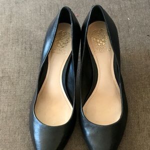 Vince Camuto Black Pointed  2 1/2” Heels